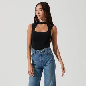 2000s Vintage Keyhole Cut Out Top